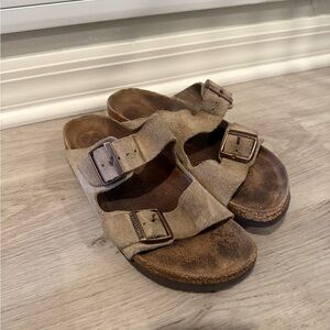 Birkenstocks Tan Sandals slides buckle woman’s size 7.5/8
